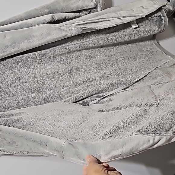 Natori Josie Plush Velour Robe - Picture 7 of 9